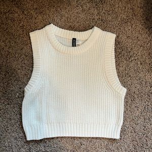 H&M White sweater vest - size medium.